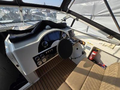 Chris Craft 322 Crown